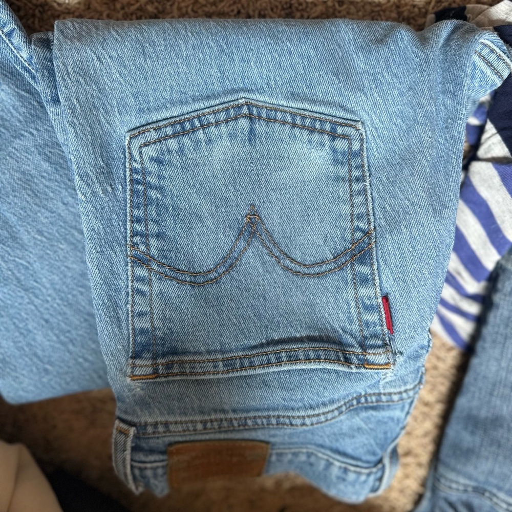 Womens levis Jeans